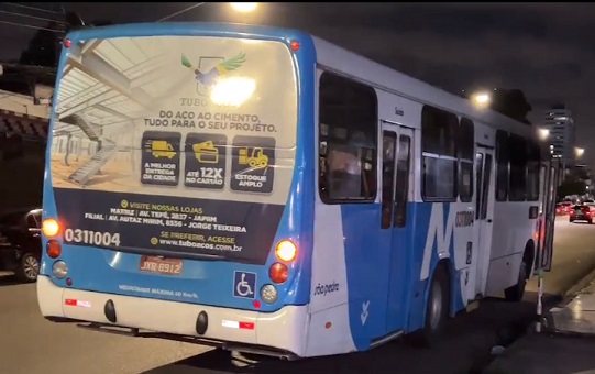 Ônibus da linha 550 é alvo de criminosos em Manaus