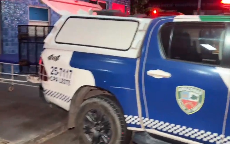 Homem é espancado pelo 'tribunal do crime' após assalto em Manaus