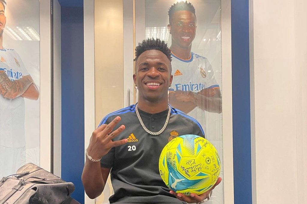 Vini Jr sai em defesa de jogador acusado de estupro: 'e o dano psicológico?'