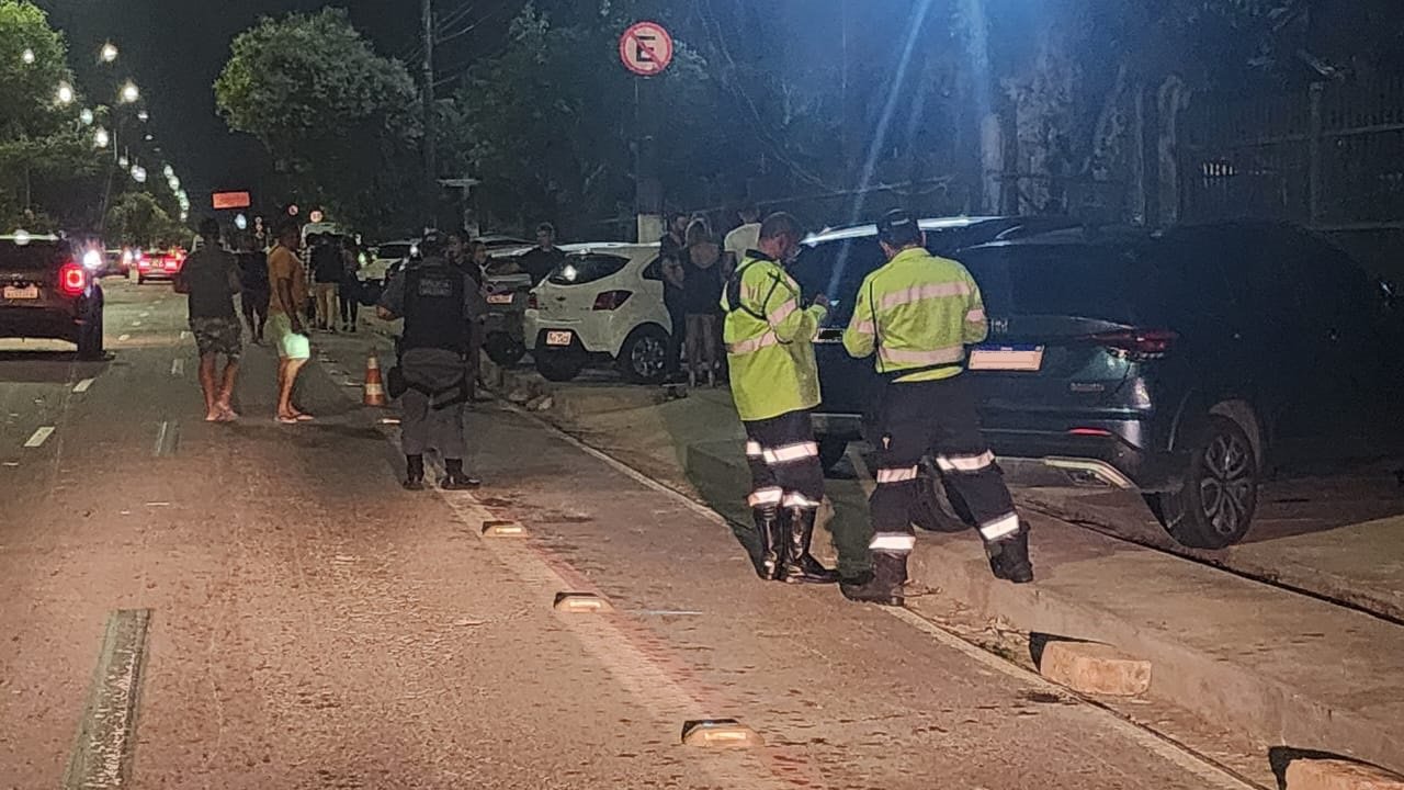 Mais de 40 veículos são autuados por estacionamento irregular em Manaus