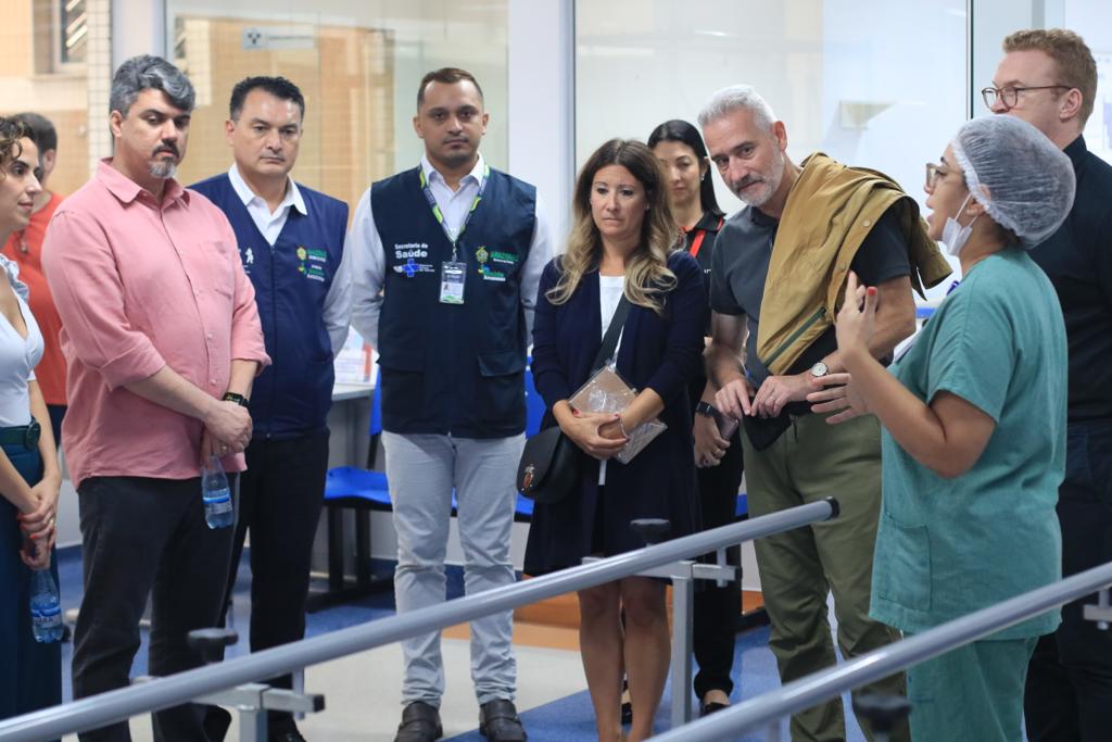 Equipe técnica da OMS visita Hospital Delphina Aziz em Manaus