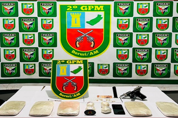 Traficante é preso com arma e 5 tabletes de drogas no Amazonas