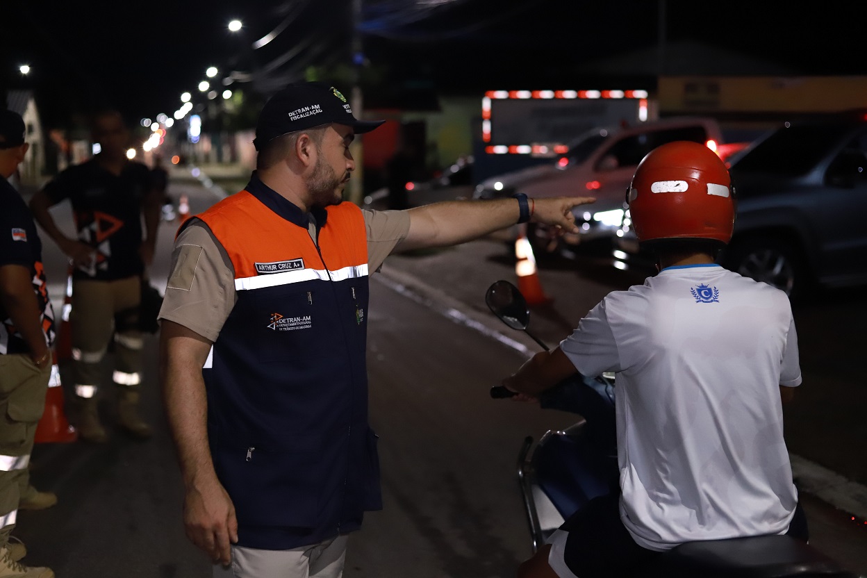 Detran inicia blitz educativa para reforçar segurança do trânsito durante Festival de Parintins