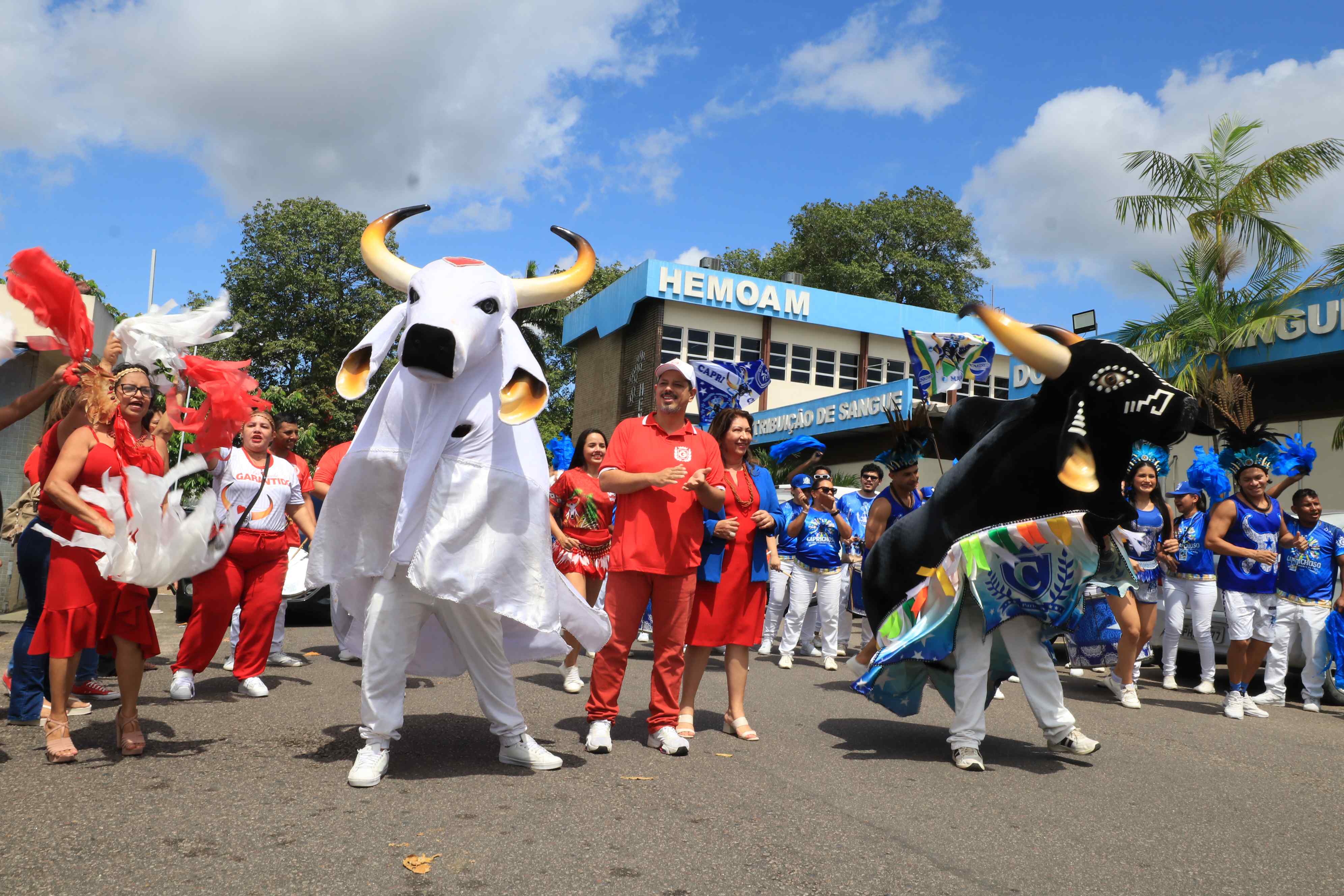 Galera do Garantido vence desafio de maior doadora de sangue em Manaus