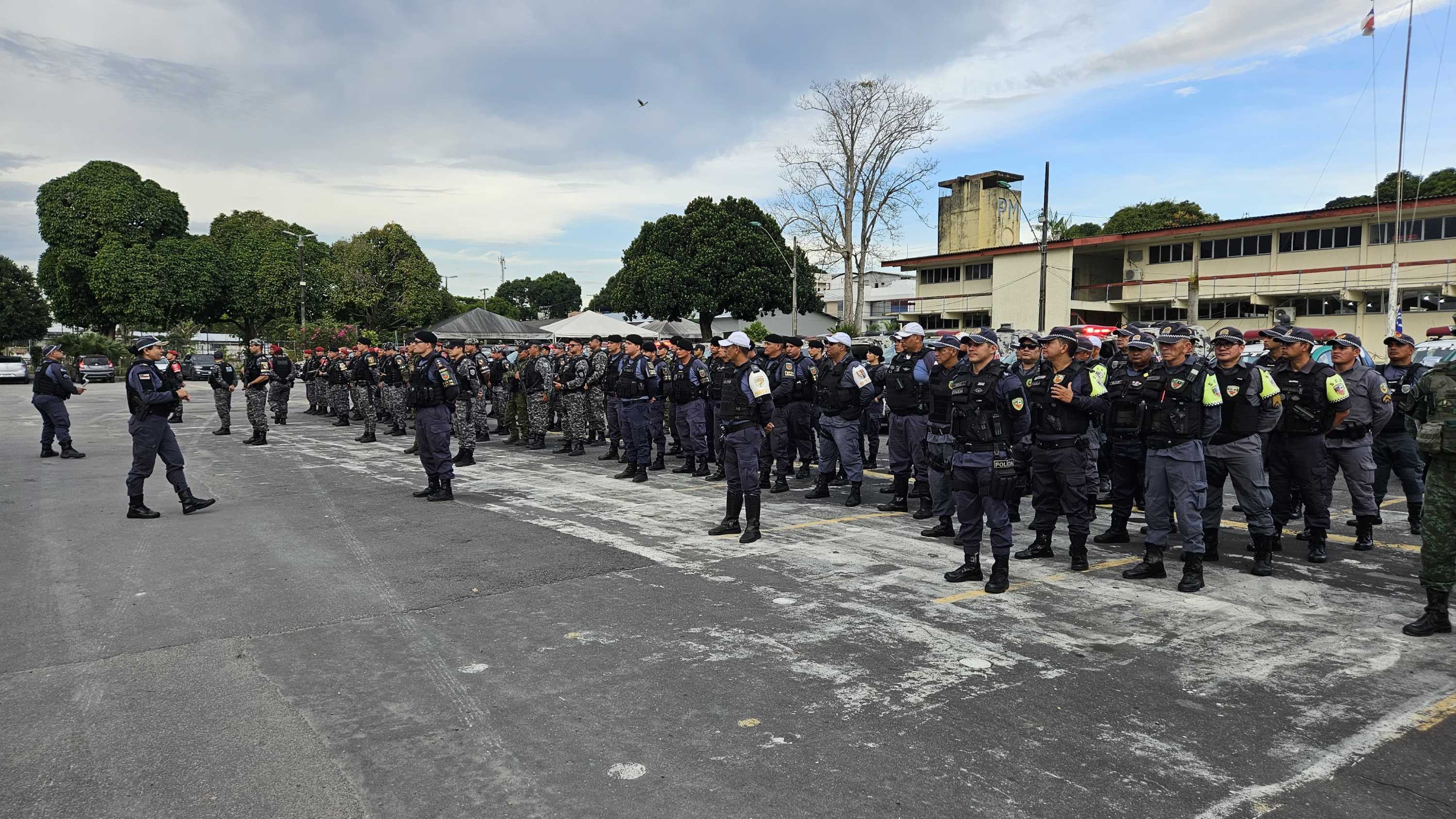 Polícia apreende 121 armas e prende mais de 360 pessoas em junho, no Amazonas