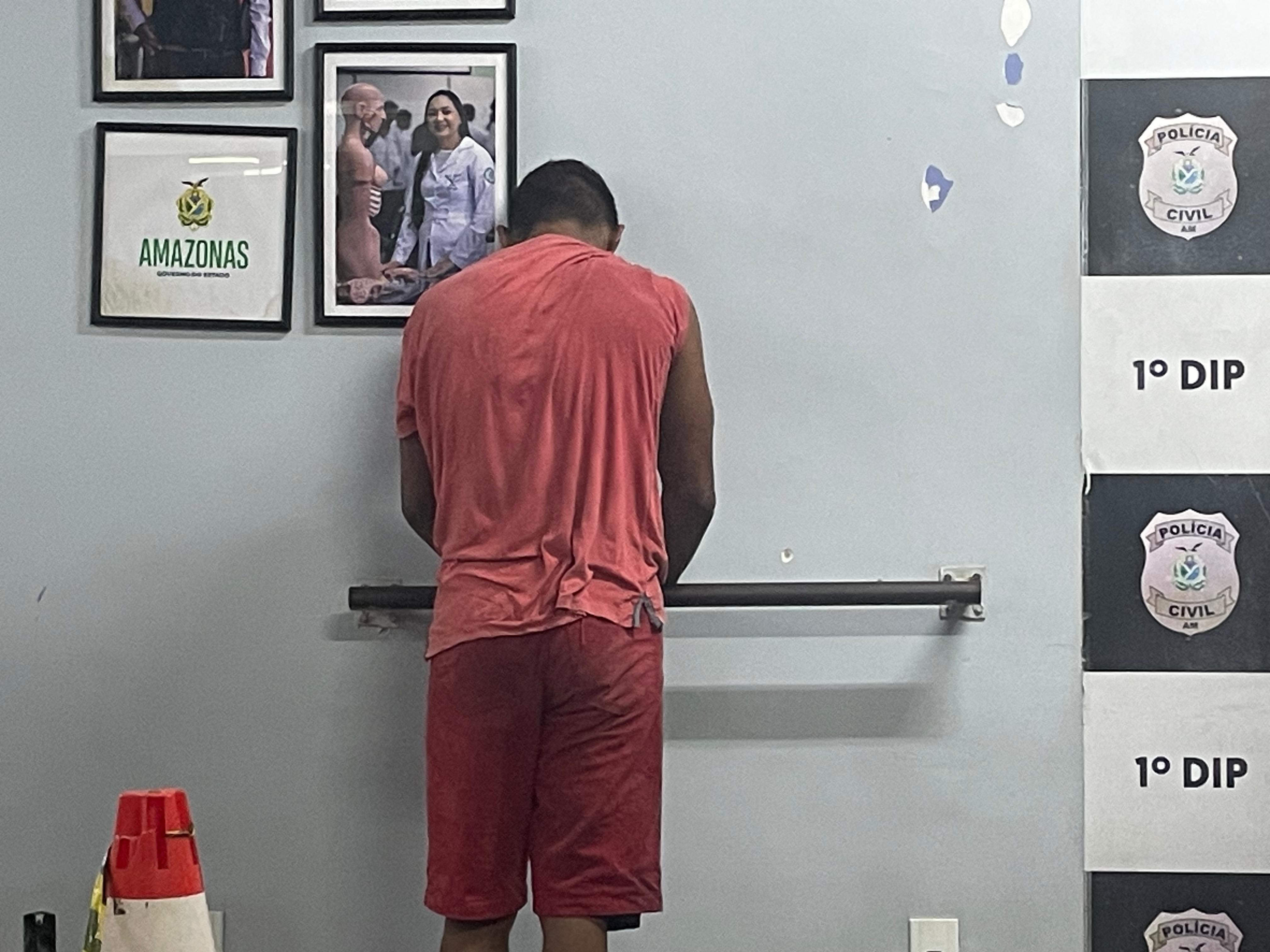 Suspeito de assalto é preso após invadir casa no Japiim