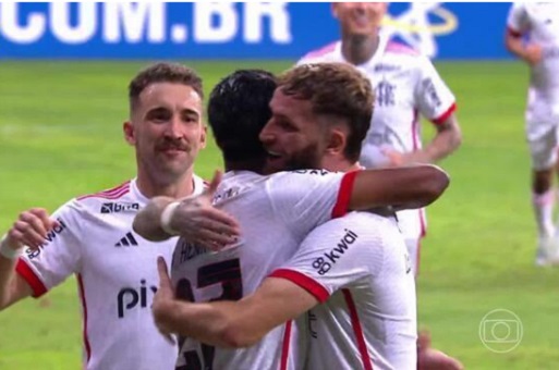 Flamengo vence Bahia e dispara por vaga na semifinal da Copa do Brasil