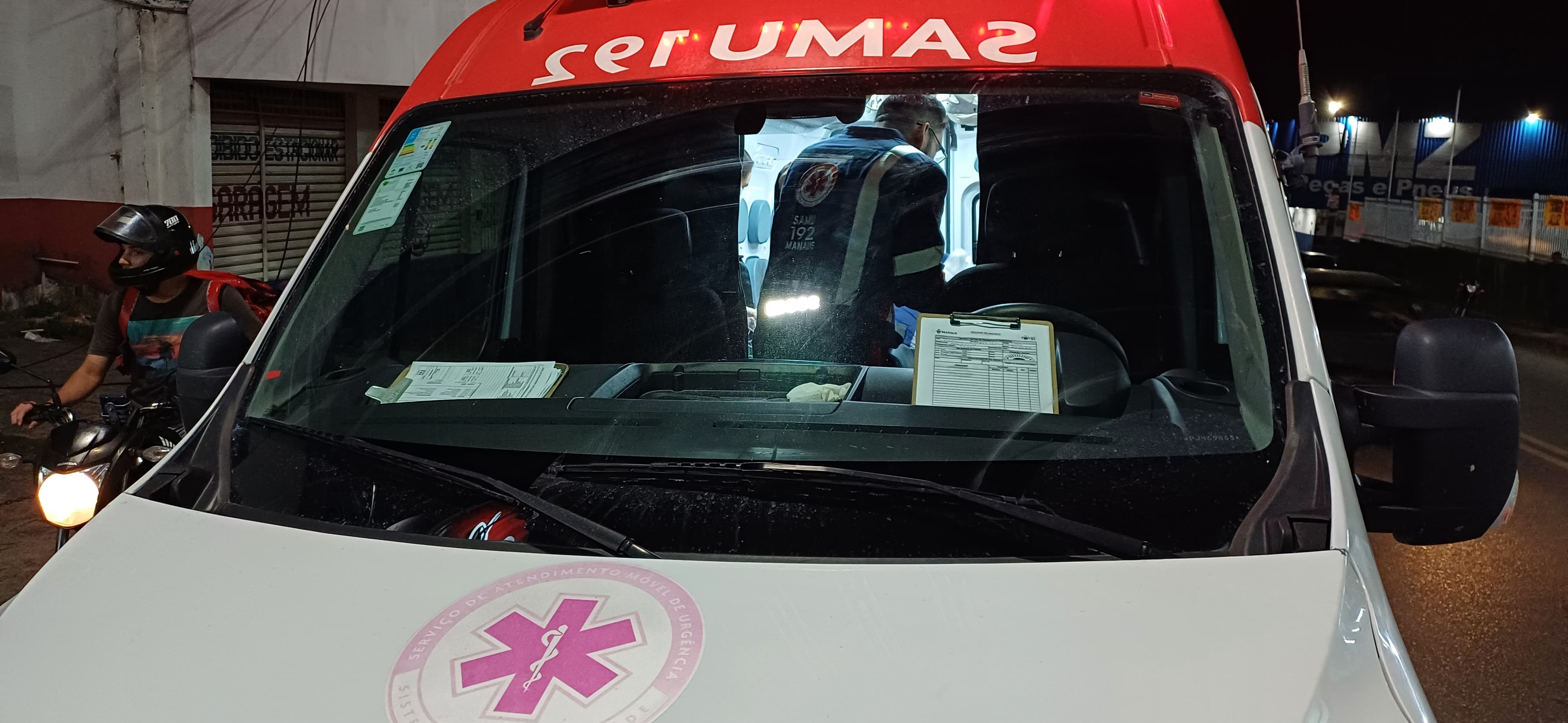 Tiroteio entre criminosos termina com homem morto por bala perdida no Novo Aleixo