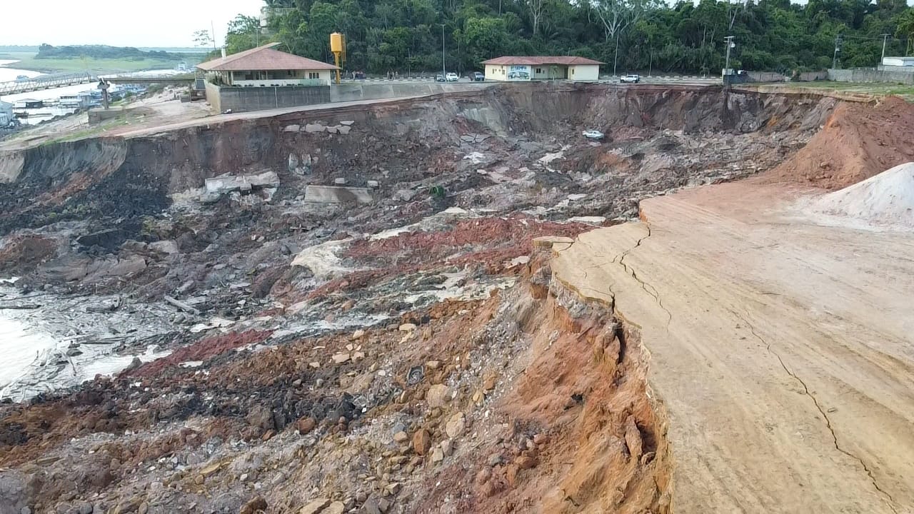 Criança de 6 anos está desaparecida após desmoronamento em porto de Manacapuru