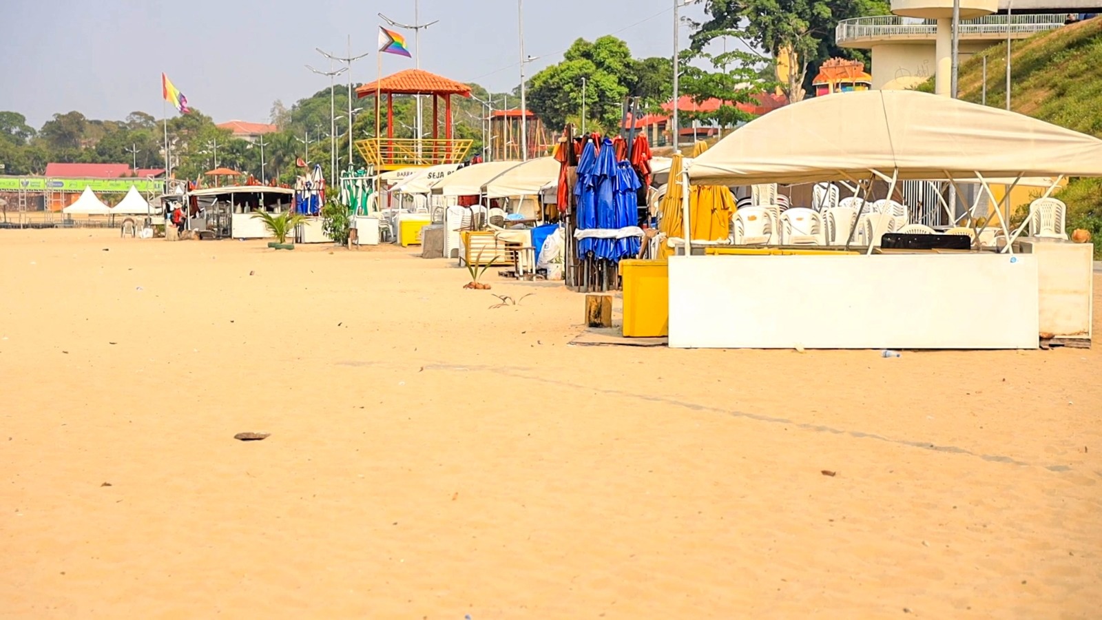 Permissionários da Ponta Negra vão receber auxílio de R$ 3 mil devido à estiagem