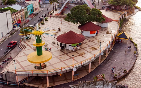 MP adota medidas para garantir realocação de moradores em áreas sob risco de deslizamento em Parintins