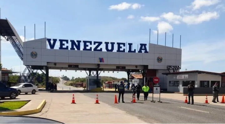 Venezuela fecha fronteira com o Brasil para exercício militar