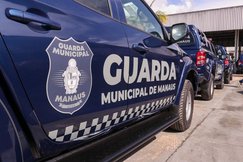 Pai deixa filha de 5 anos com desconhecido para usar drogas em banheiro de terminal em Manaus