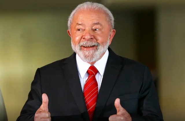 Presidente Lula comemora prêmio de 'Ainda Estou Aqui' no Oscar