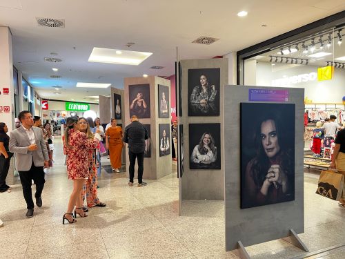 Exposição fotobiográfica retrata mais de 80 personalidades do Amazonas