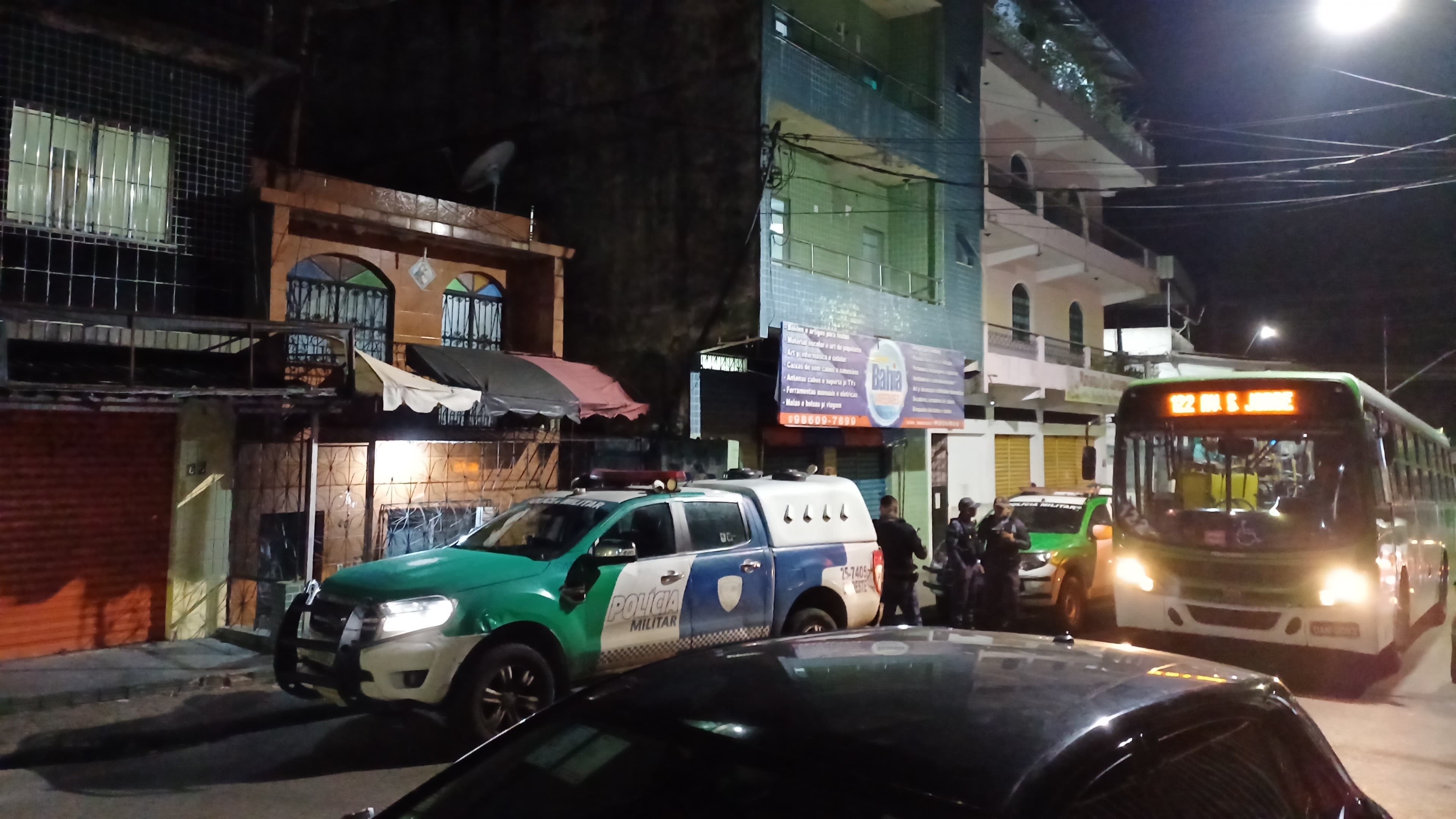 Vizinhos encontram homem morto em kitnet na Compensa