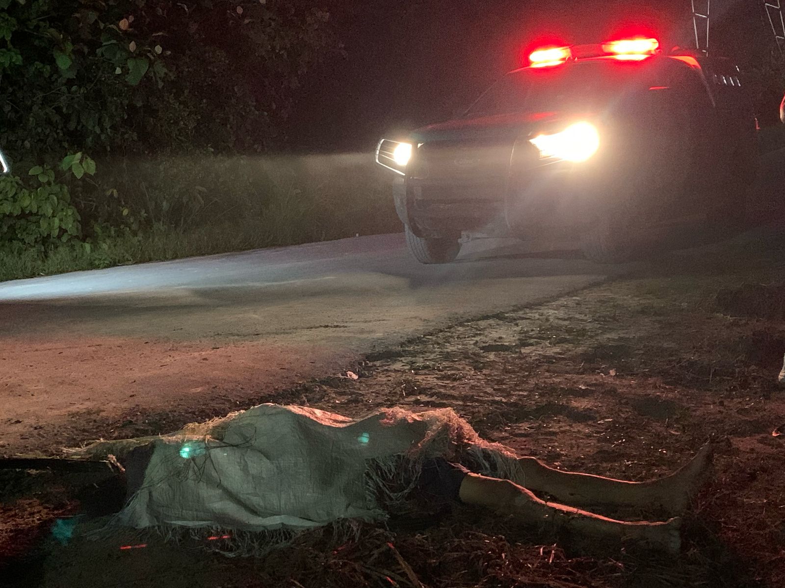 Homem agoniza até a morte após ser esfaqueado na cabeça no Distrito Industrial