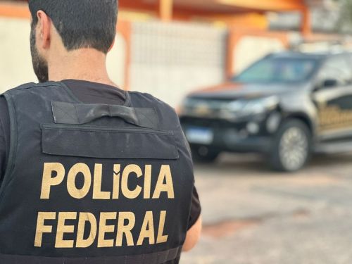 Dois homens são presos pela PF com 300 kg de drogas em avião em Novo Aripuanã