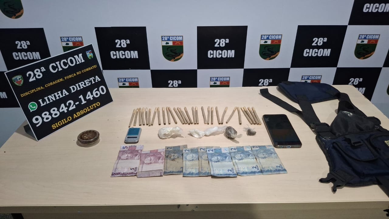 Polícia prende 5 pessoas e apreende mais de 1kg de drogas em Manaus