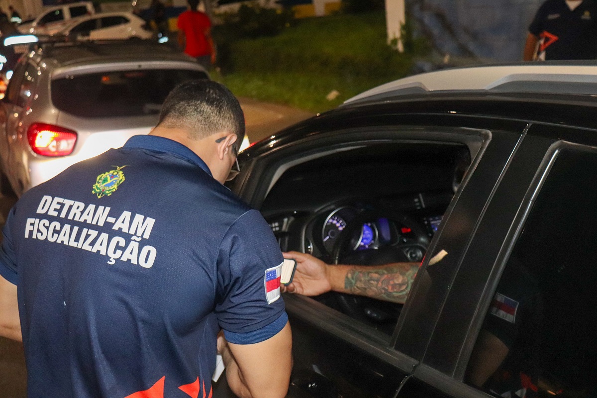 Fiscalizações flagram 39 motoristas embriagados no fim de semana em Manaus