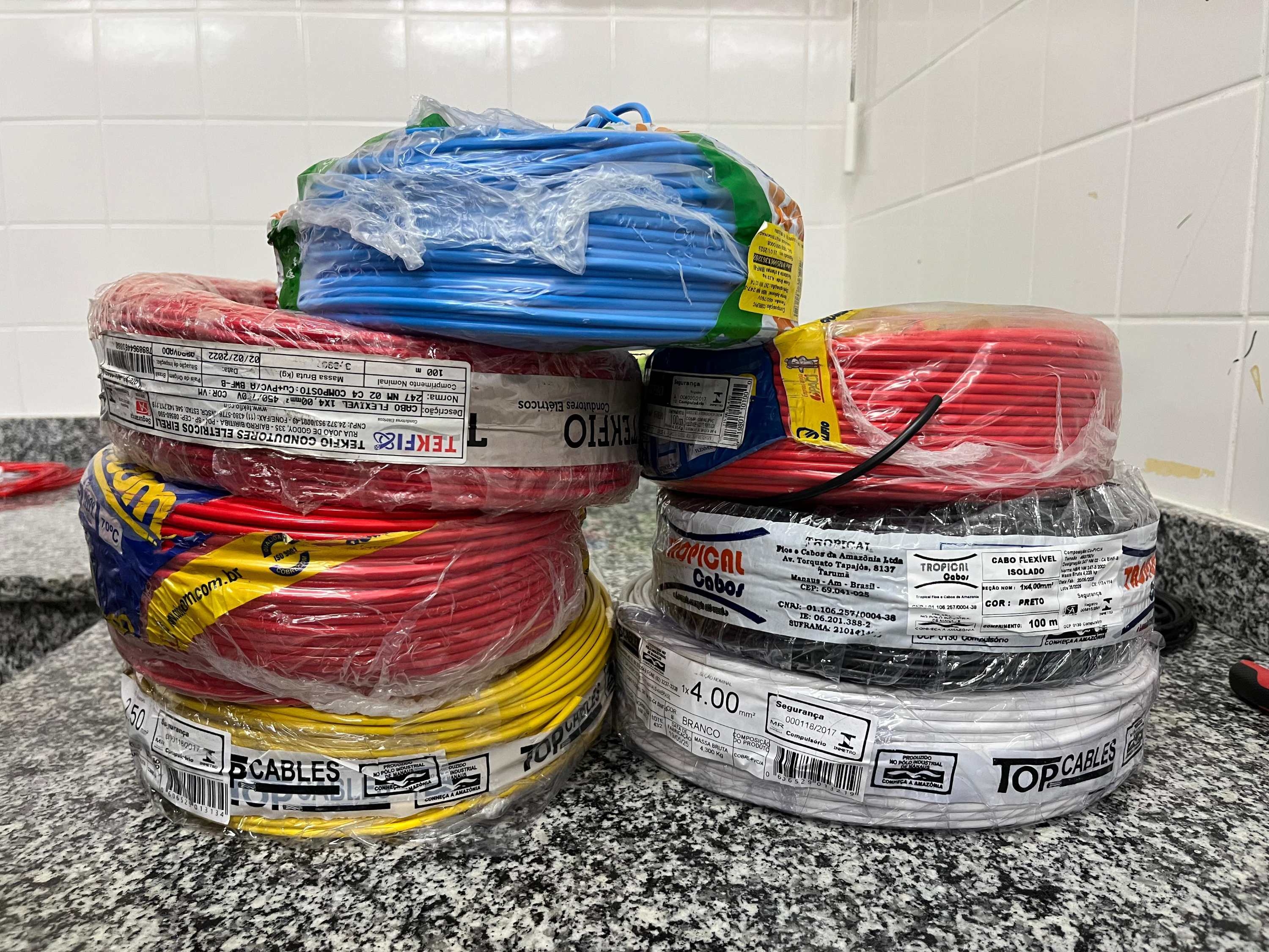 Operação Energia Segura: Fios e cabos de baixa tensão são fiscalizados em Manaus