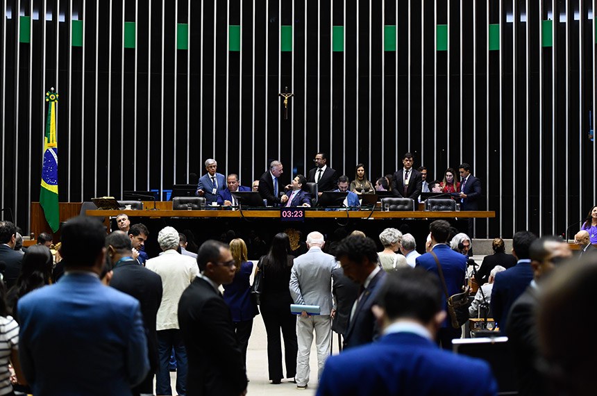 Congresso pode votar validade permanente para mudanças no IR; entenda