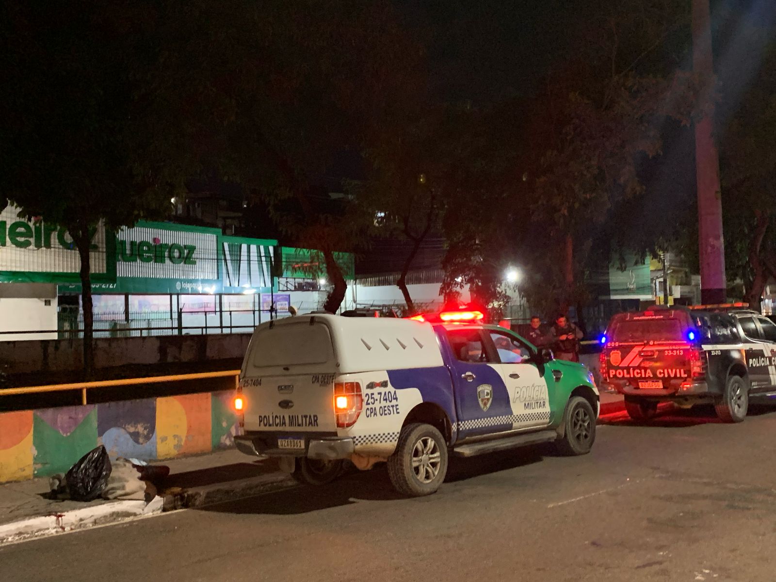 Homem é jogado de carro com mãos e pés amarrados e executado na Compensa