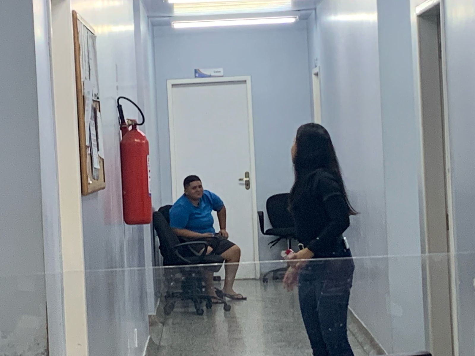 Com câncer, foragida do Pará se entrega à polícia após ser jurada de morte em Manaus