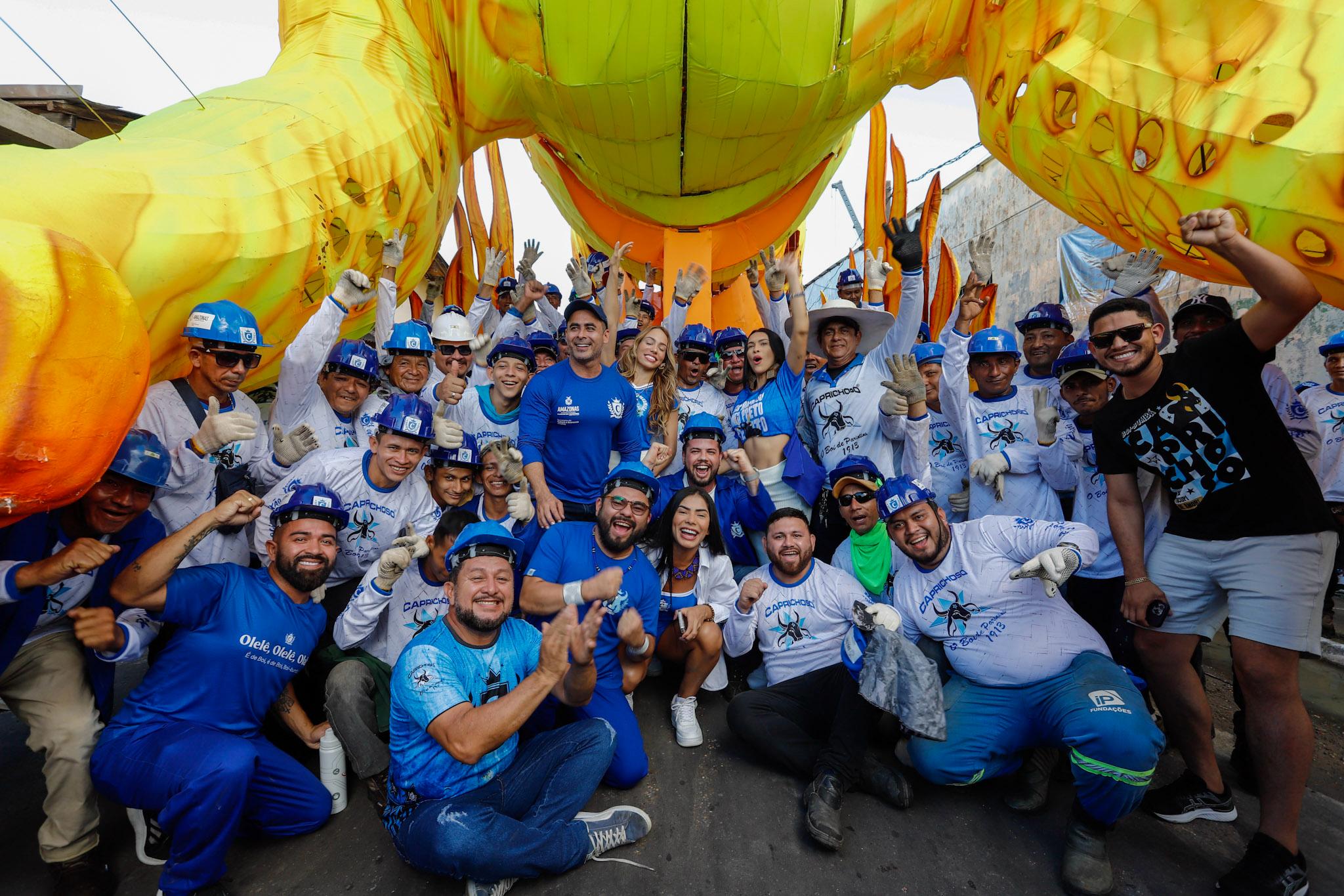 Caprichoso conclui Festival de Parintins com retorno das alegorias ao galpão