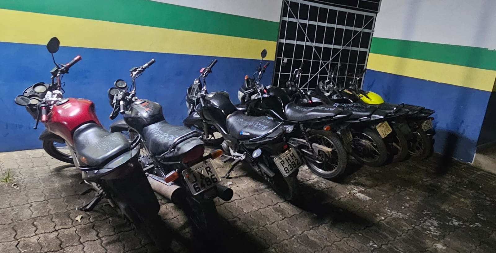 Sete motos com restrição de roubo, furto e placa adulterada são apreendidas em Manacapuru