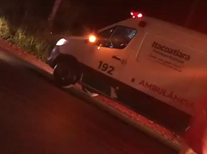 Jovem morre carbonizada após carro capotar e pegar fogo na AM-010; vídeos