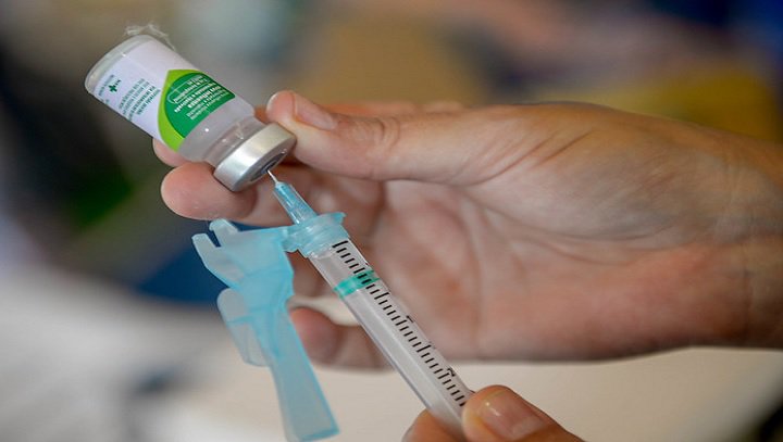 Laboratórios europeus dizem ter criado vacina 100% eficaz contra casos graves de Covid