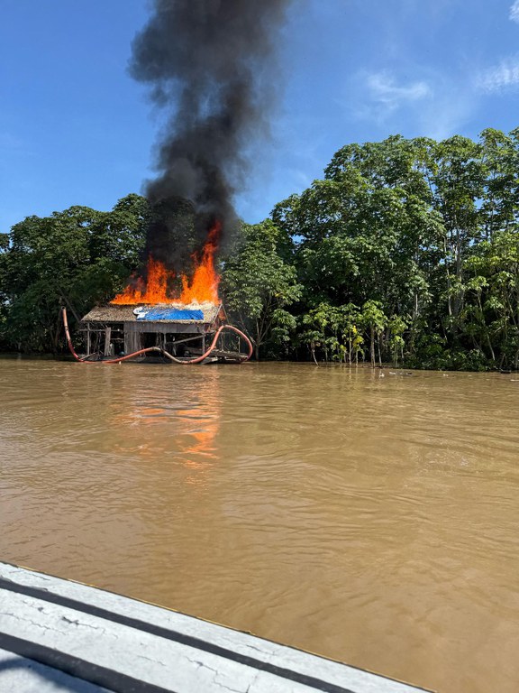 PF e IBAMA realizam operação contra extração ilegal de ouro no Rio Madeira