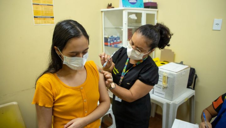 Saiba onde se vacinar contra a Covid-19 neste sábado em Manaus