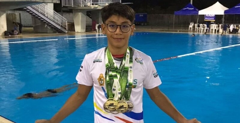 Atleta de Manaus conquista 6 medalhas e quebra recorde no Norte-Nordeste de natação