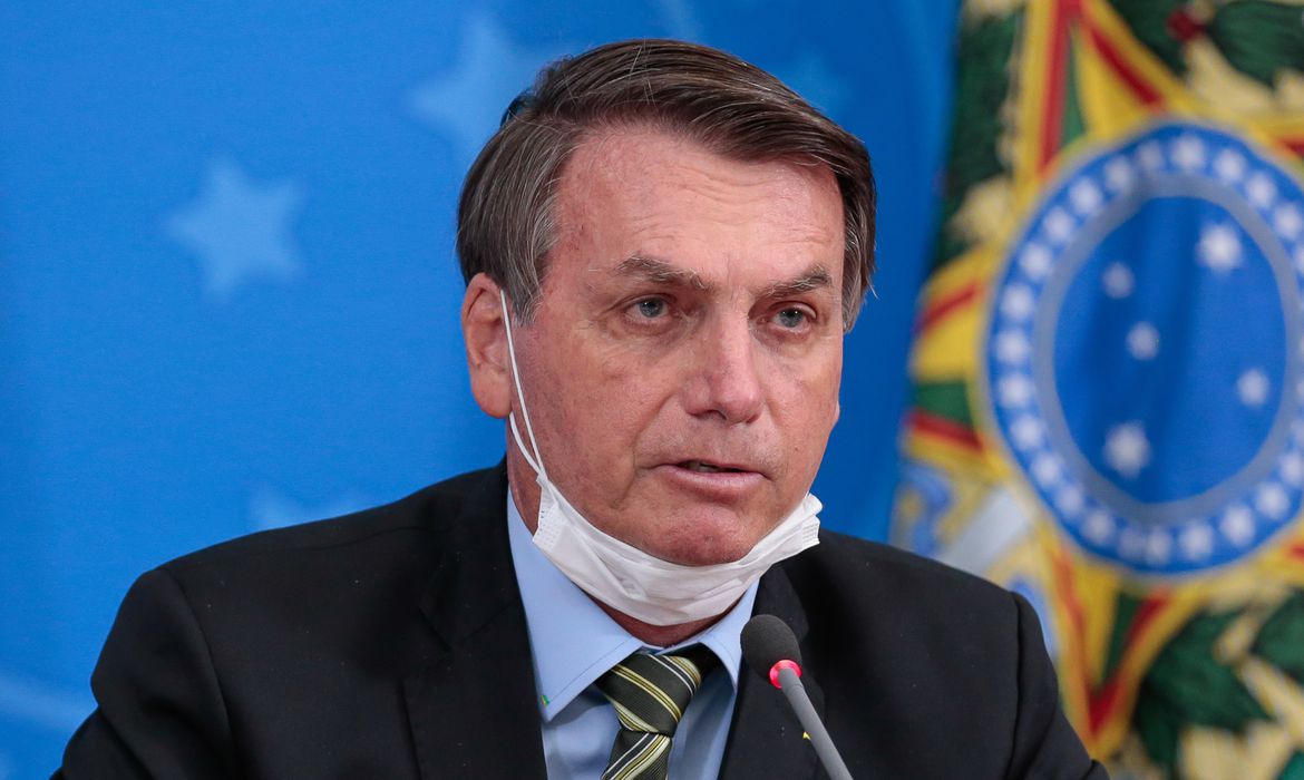 Bolsonaro é aconselhado a deixar o Brasil antes da posse de Lula