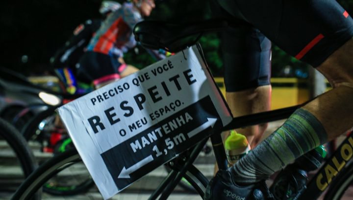‘Pedalando por Manaus’ movimenta mais de 300 ciclistas