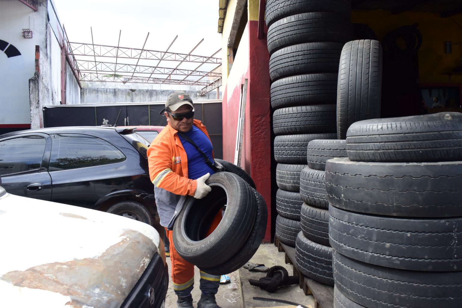 Cerca de 7 mil pneus velhos são retirados das ruas de Manaus