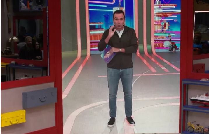 Tadeu Schmidt alerta sobre expulsão ao dar bronca em brothers; vídeo