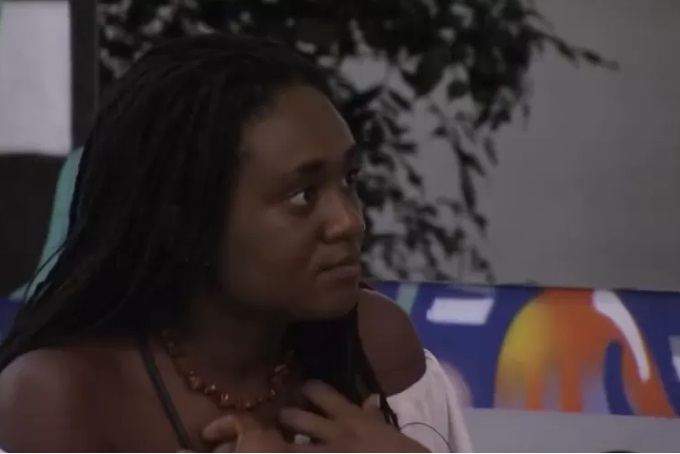 Sarah sente culpa após expulsão de Sapato por assédio no BBB23