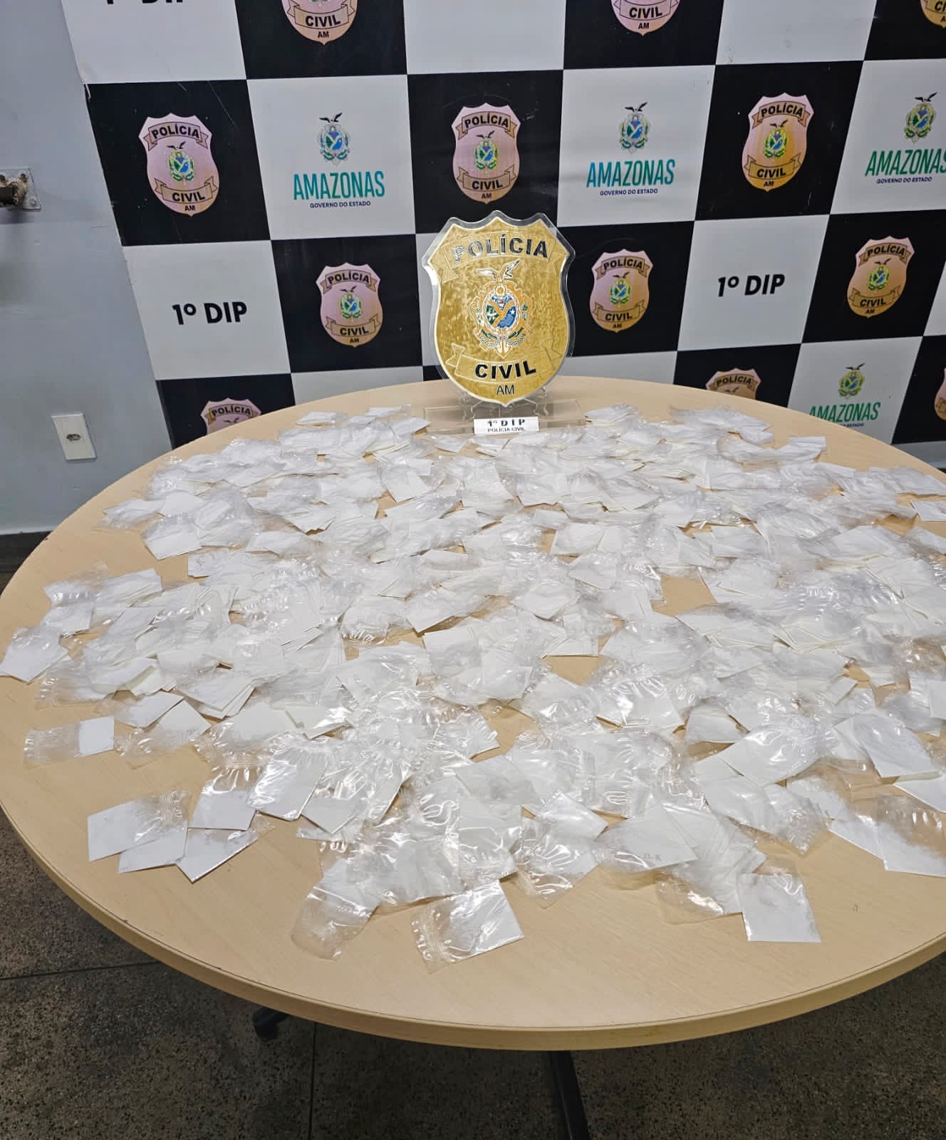 Homem é preso com 1,5 mil trouxinhas de cocaína em Manaus