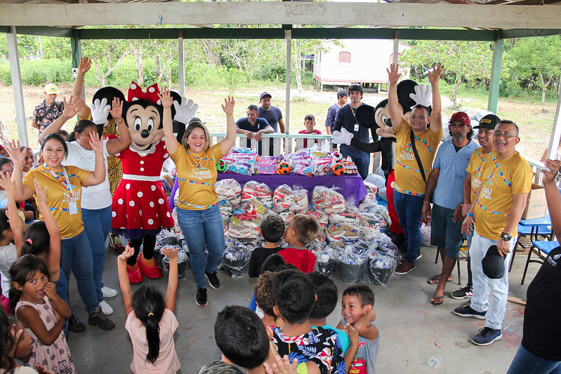 Comunidades recebem última ação natalina na zona rural de Manaus