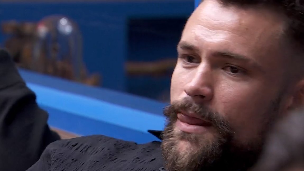 Vinicius diz que 'quebrou a cara' com Isabelle: 'decepção tribal'