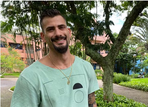 Nizam diz que está longe das redes sociais após polêmicas no BBB