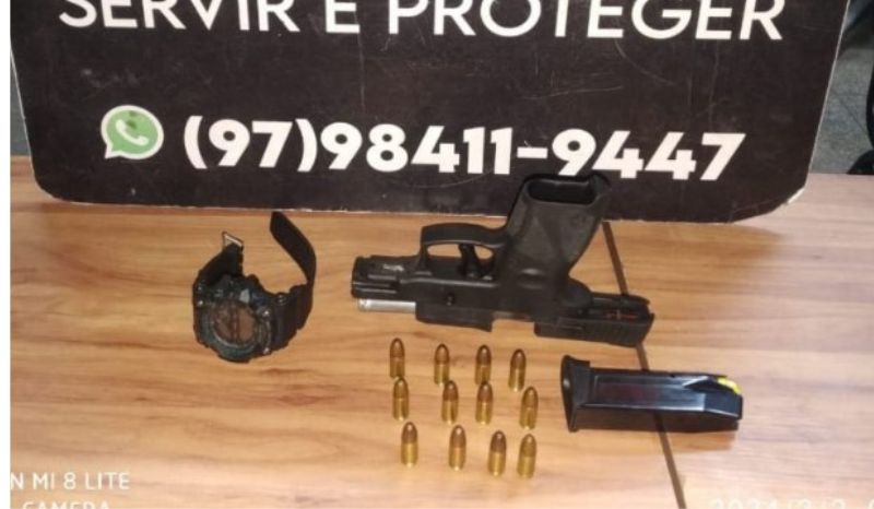 Homem é preso ao andar armado em escola de Tabatinga