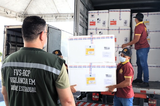 Amazonas recebe mais de 78 mil doses de vacina contra a dengue