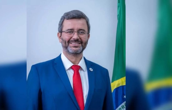 Secretário do Ministério da Saúde, Nésio Fernandes é exonerado