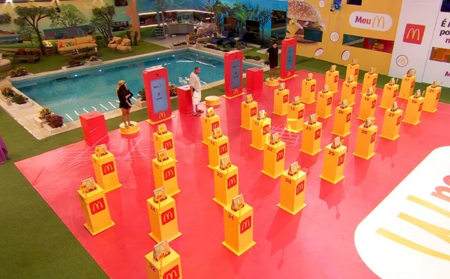 Bin Laden, Lucas e Fernanda se enfrentam na prova Bate Volta