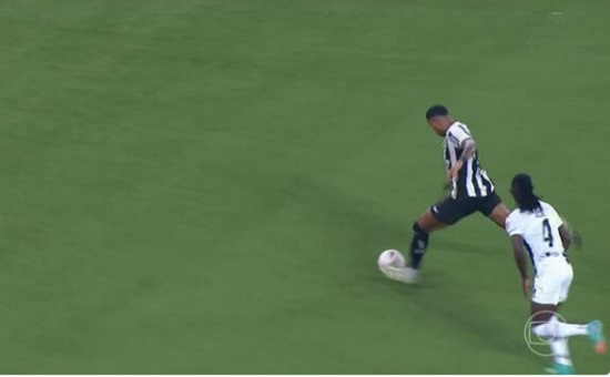 Libertadores: Botafogo vence a LDU por 2 a 1 no Nilton Santos