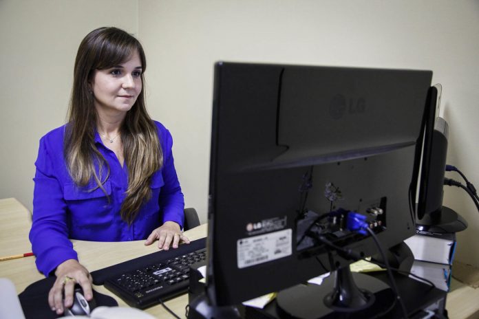 Extrato de conta corrente com desconto não reconhecido impõe danos, decide Justiça